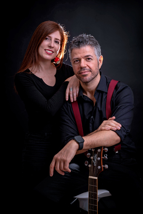 Lorena y Cristian actuando en directo en Madrid